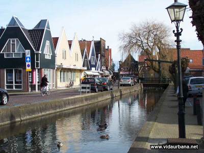 Calle Principal en Volendam, Holanda