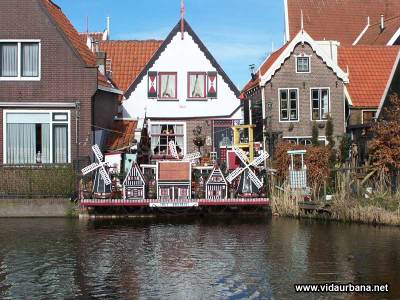 Vivienda en Volendam, Holanda.